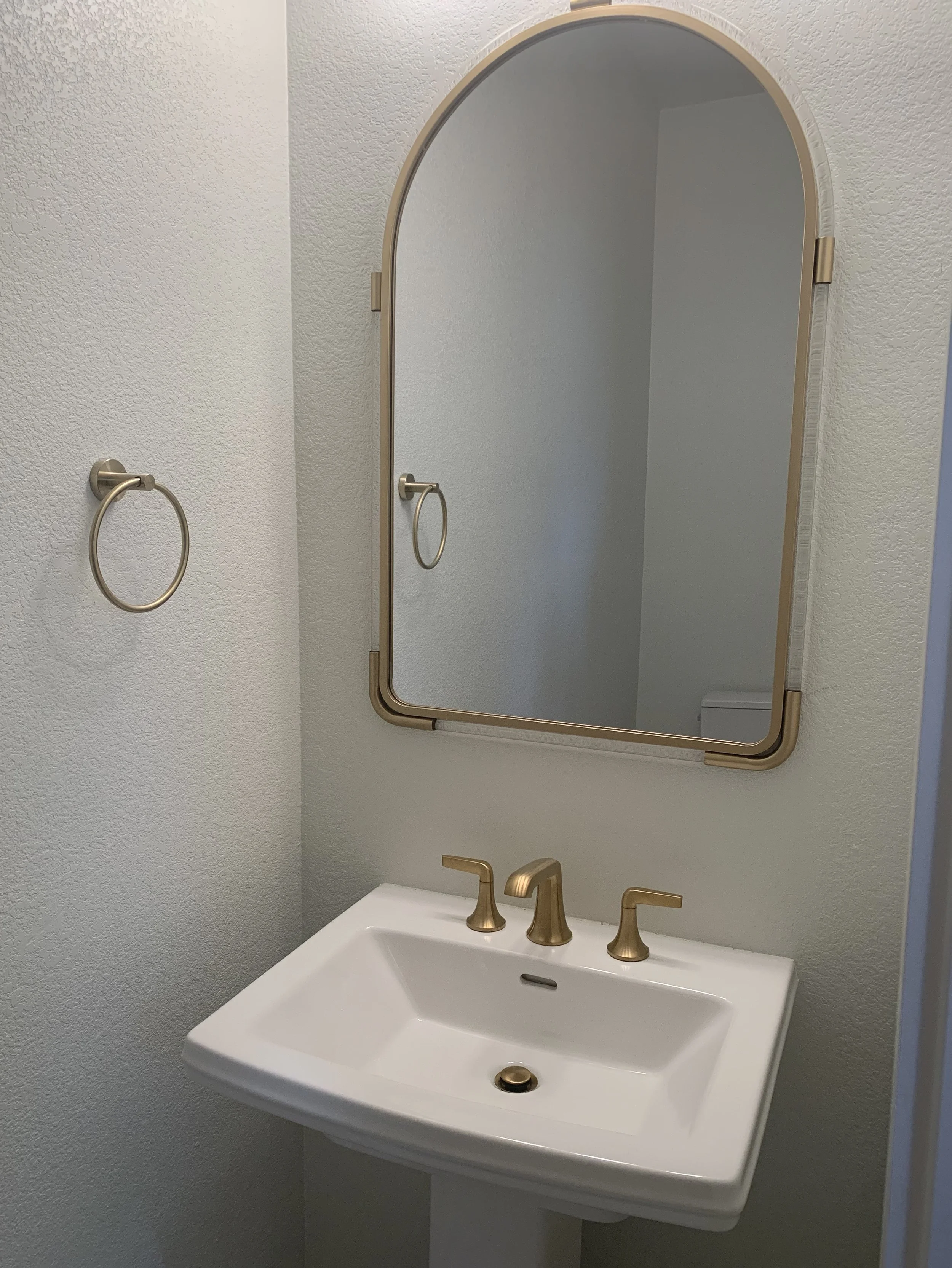 powder room 2.jpg