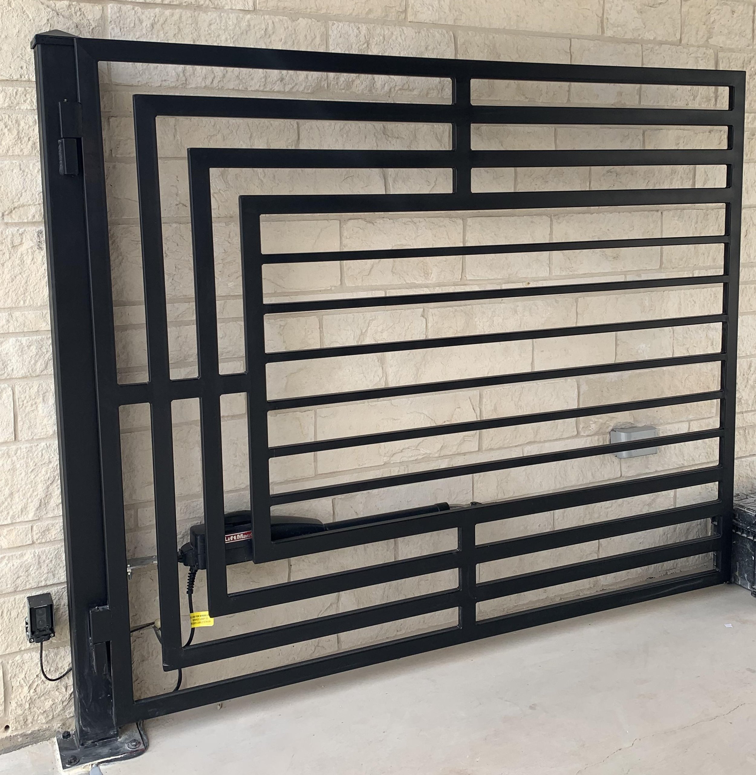 driveway gate.jpg