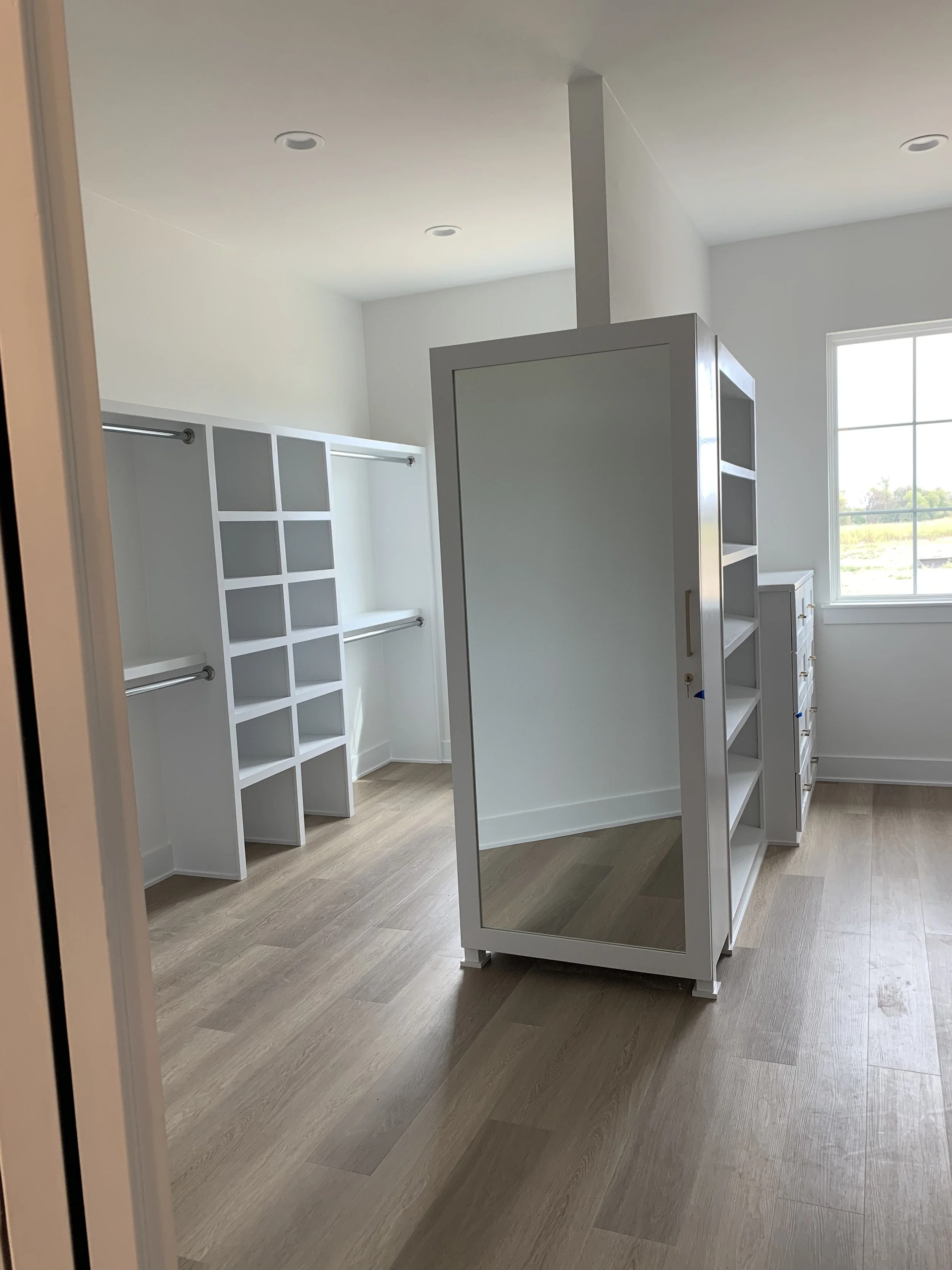 Master closet 1.jpeg