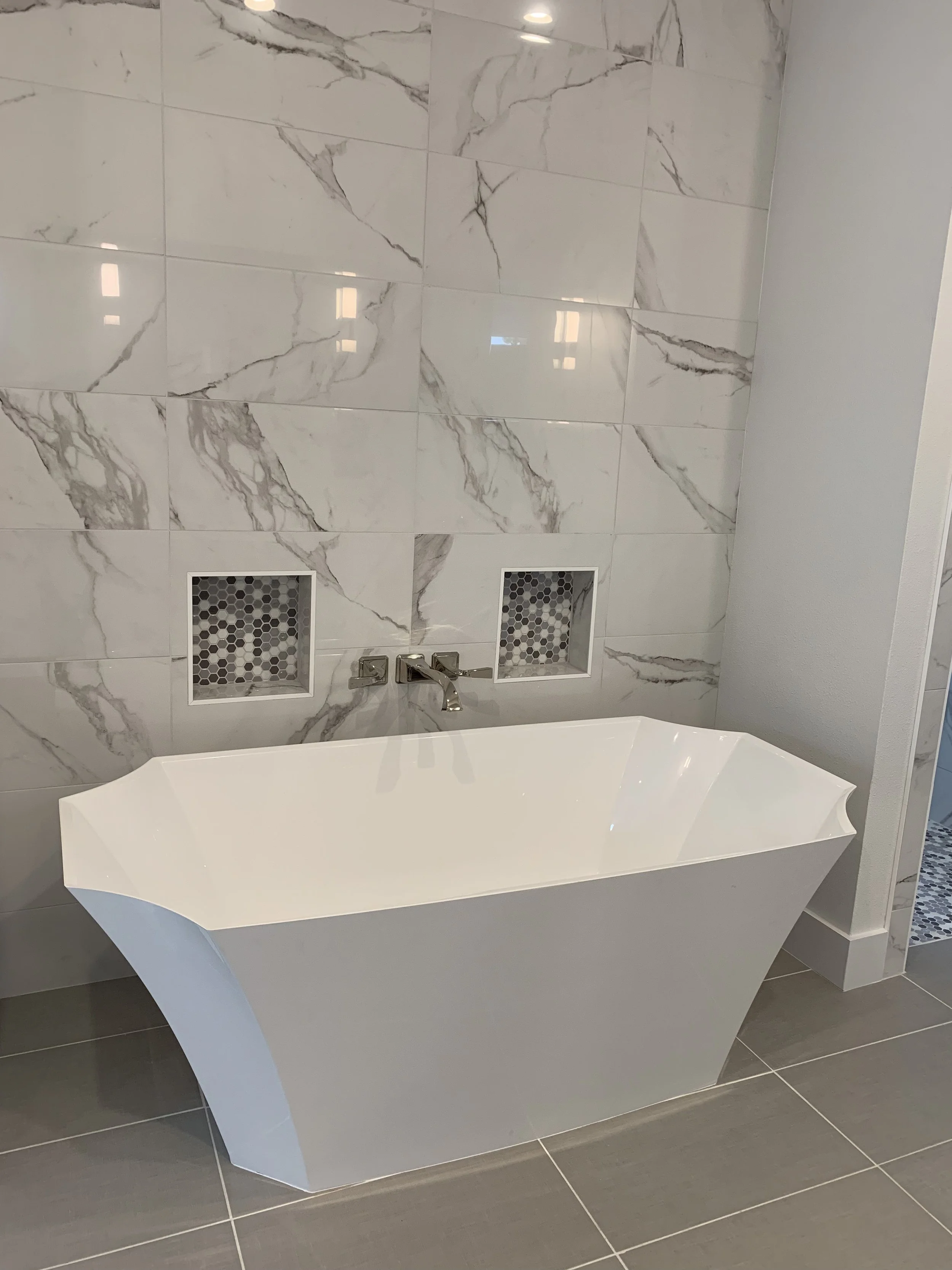 Master tub.jpg