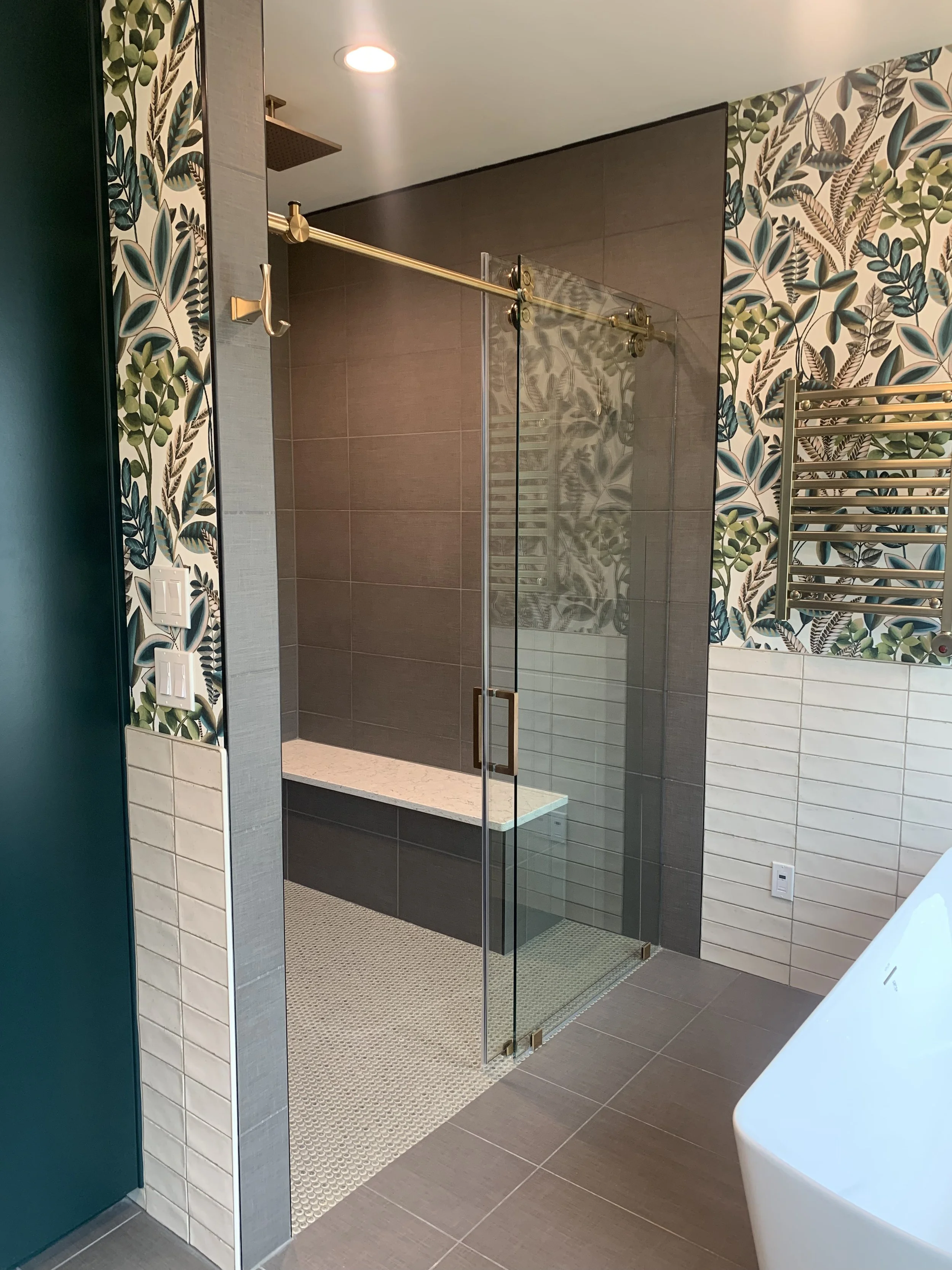 Master shower 1.jpg