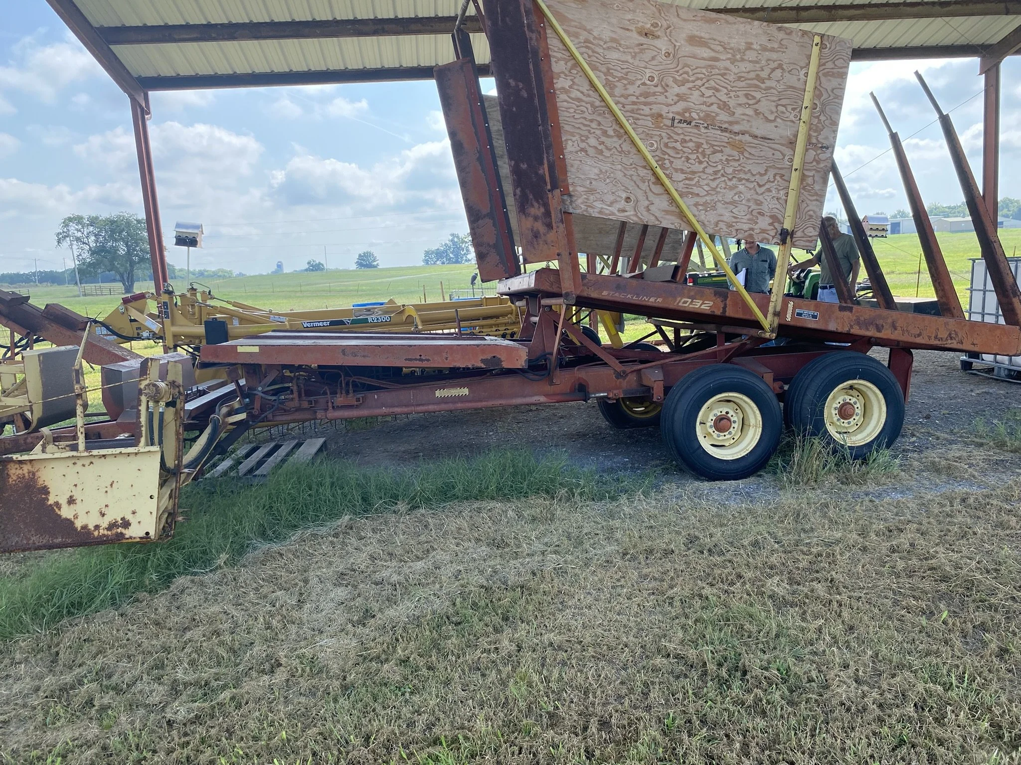 Stckliner hay wagon.JPEG