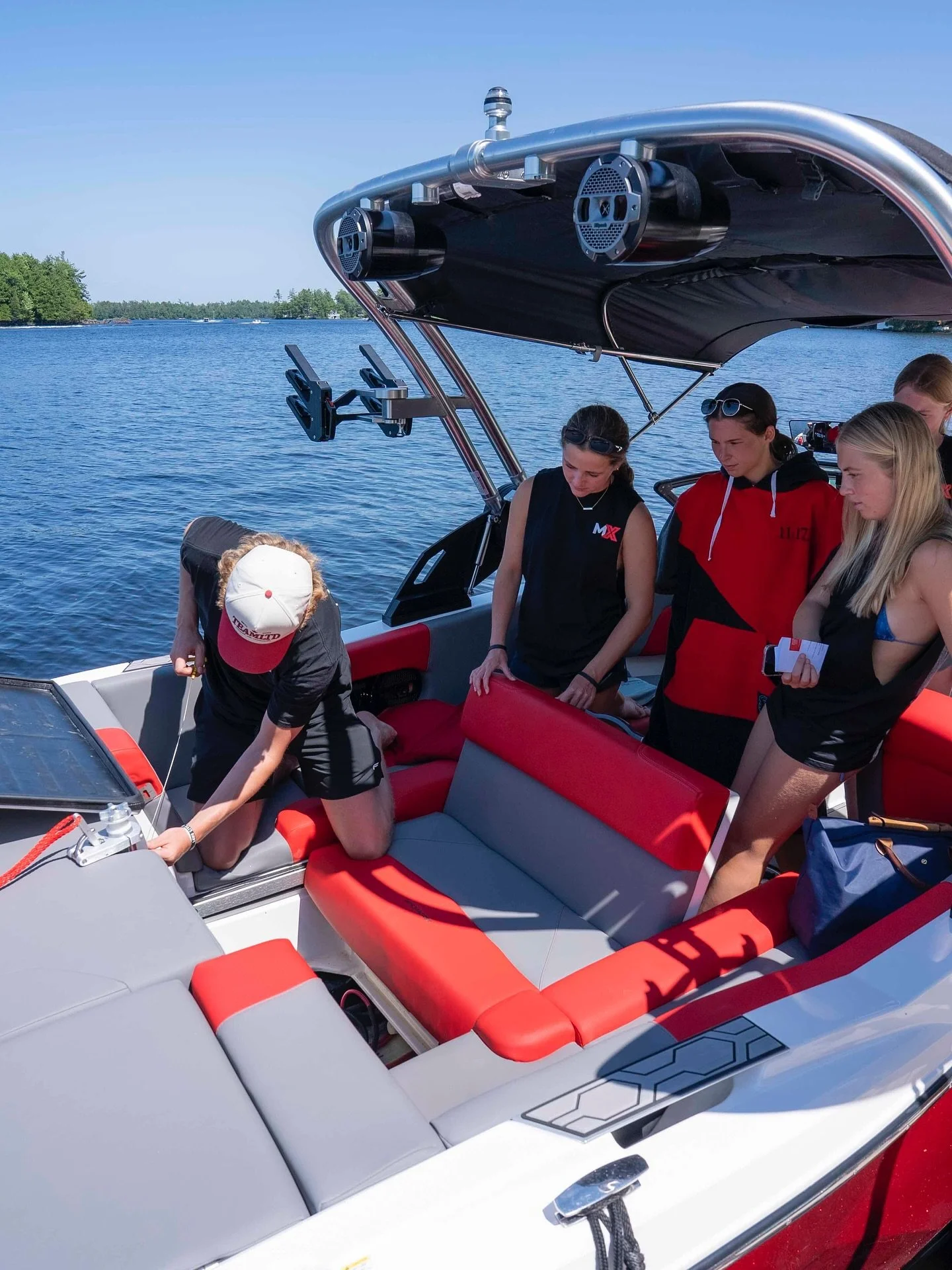 Staff training taken to the extreme... 
.
.
.
.
.
#muskokaextreme #muskoka #muskokalife #onthewater #boating #wake #wakesurfing #mastercraft #training #staff #stafffun #ontario #toronto #funinthesun☀️ #stafftraining #teambuilding #canada #happy #summ