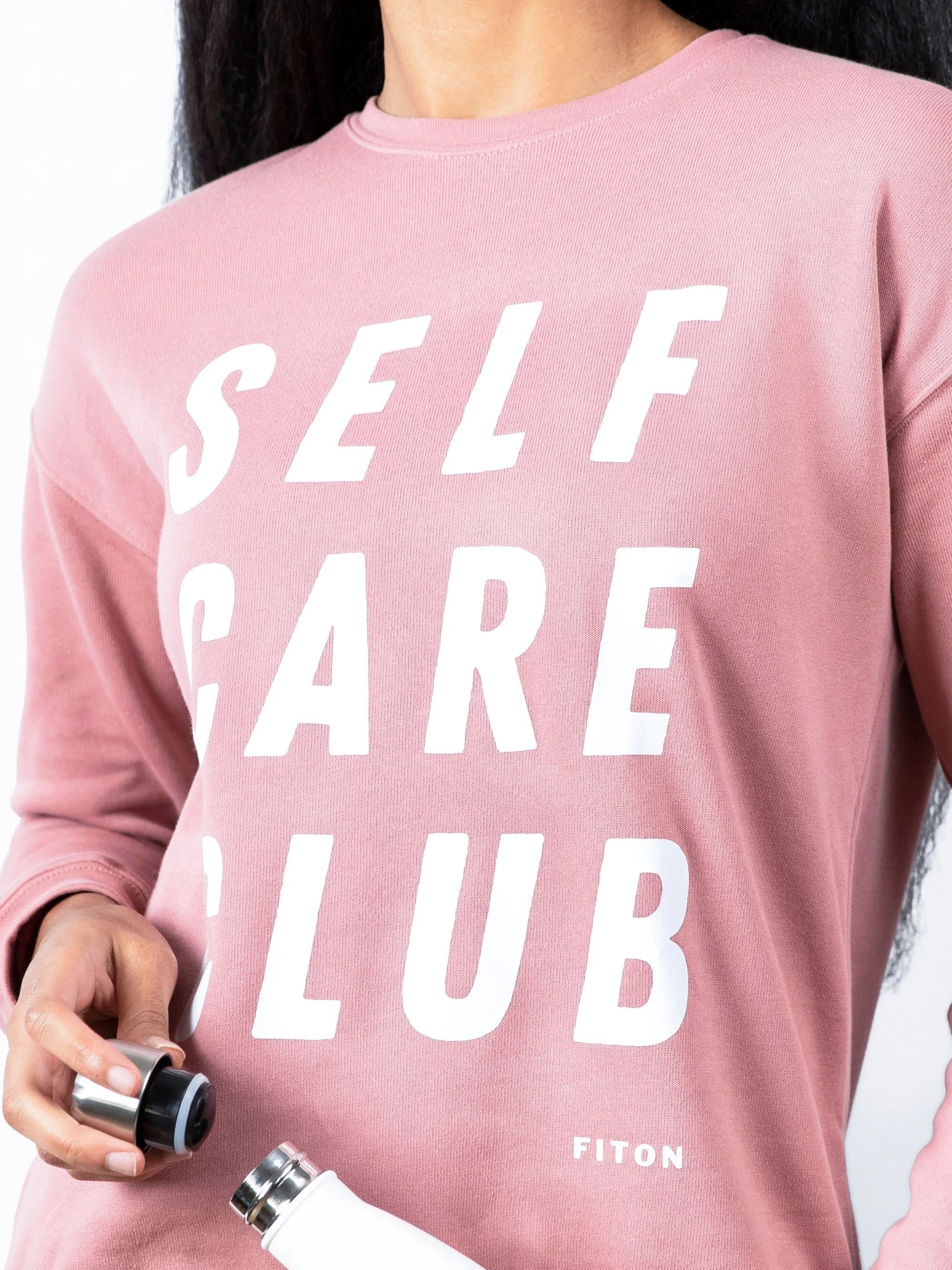 FitOn+sweater-1.jpg