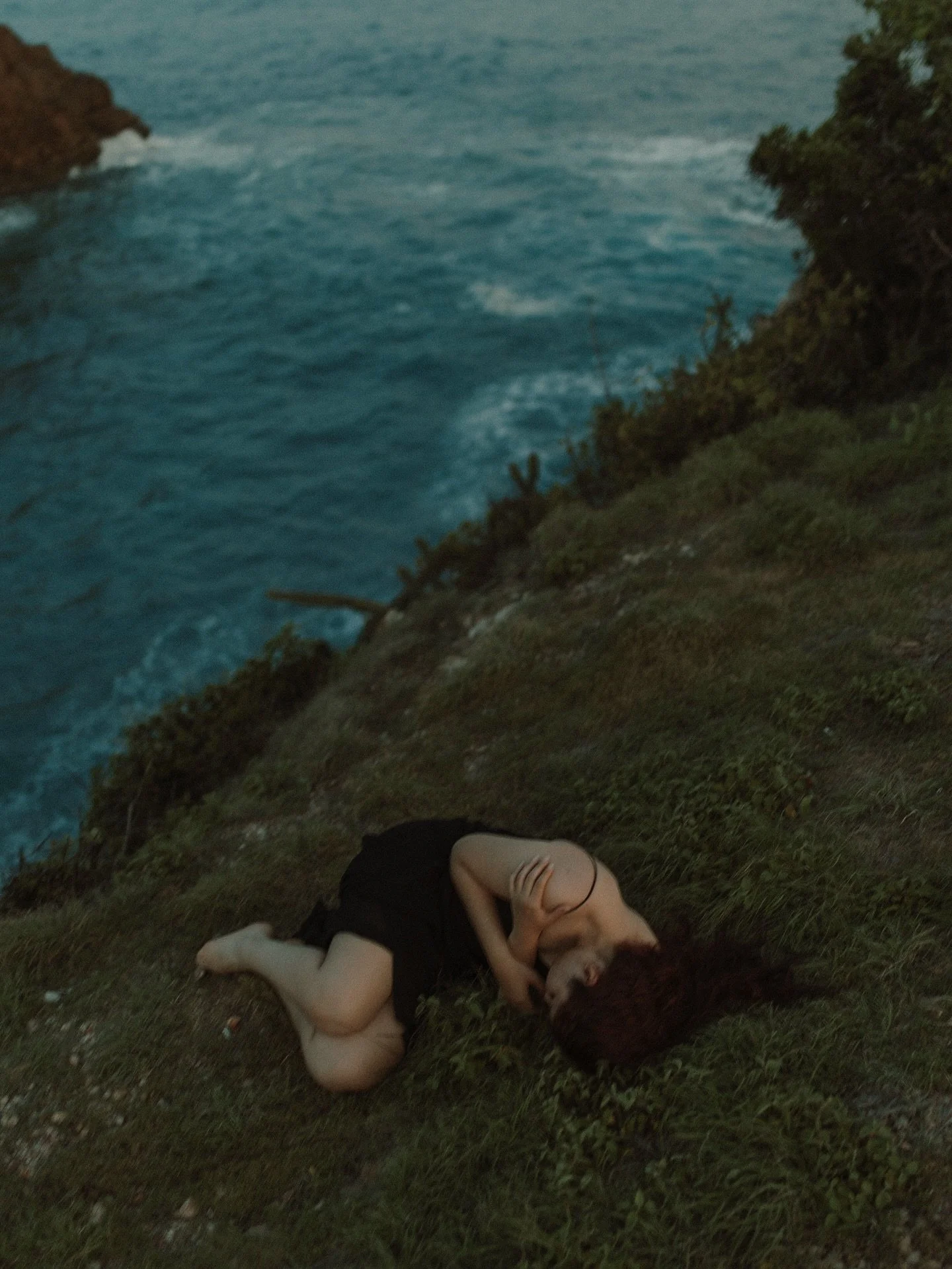 Fui al mar a ofrendarle esta historia.
No s&eacute; si estas tomas tienen sentido.
No s&eacute; si esto cambia algo en m&iacute;.

Gracias @ximbello