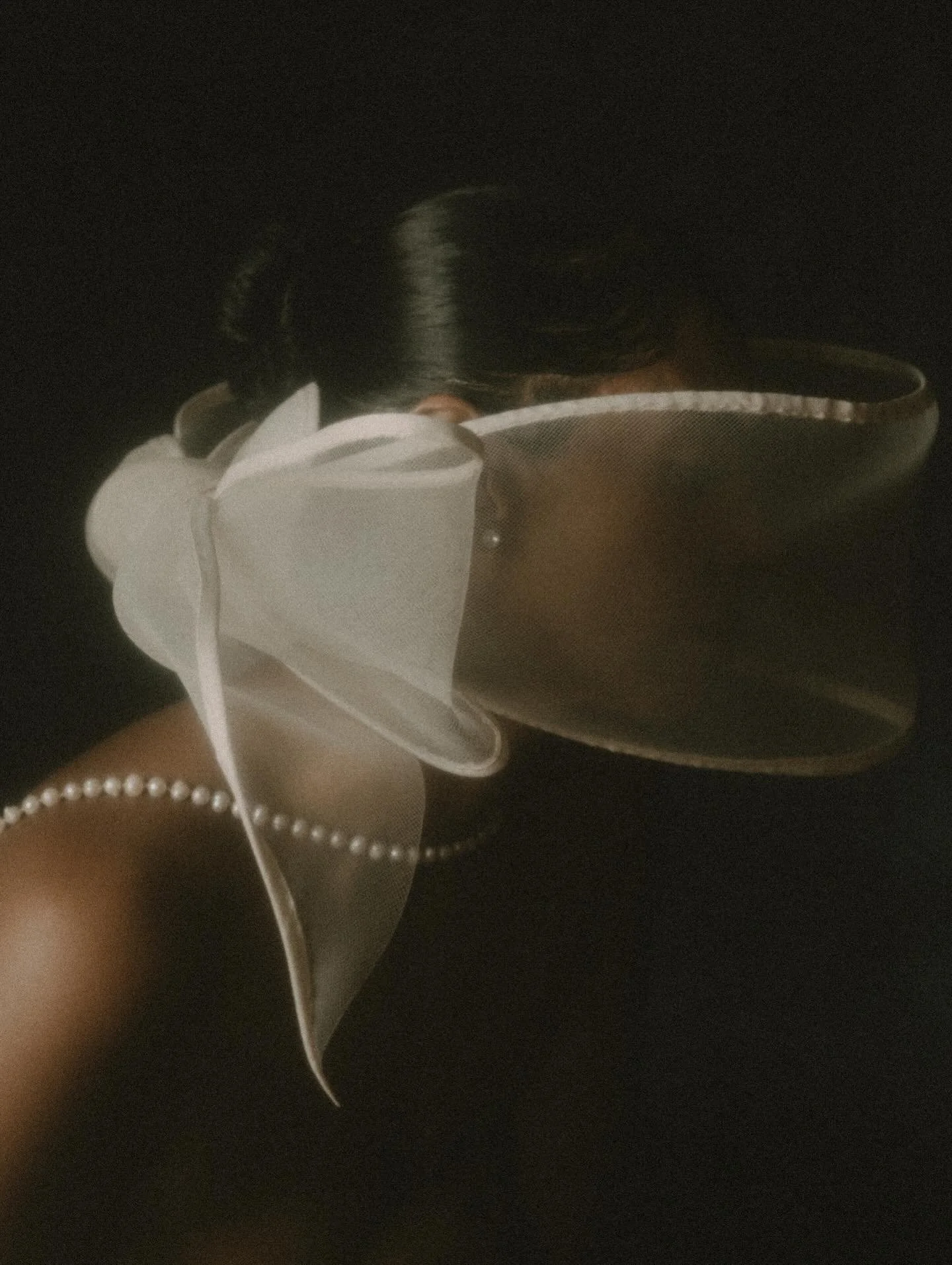 Retratos para volver a recrear el primero que le hice a Frida hace 12 a&ntilde;os. Mismo sitio, incluso la misma luz. Y nada igual a como est&aacute;bamos aquellos d&iacute;as.
Model: @fridasahaguno