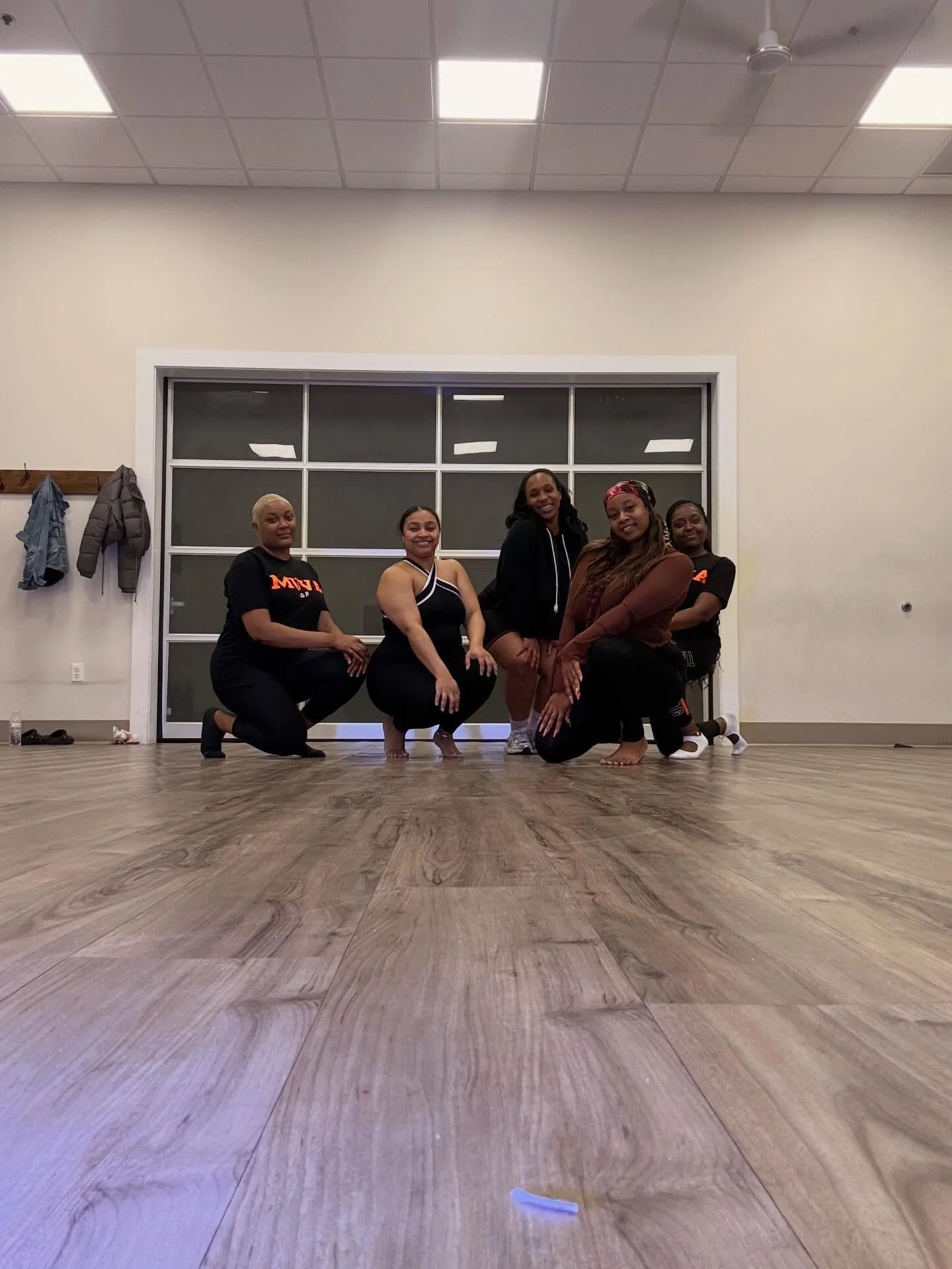 Thank you to the Muvas that kame out to dance lastnight! 
A time was definitely had. Great job ladies!!!
#mothersdaydanceklass