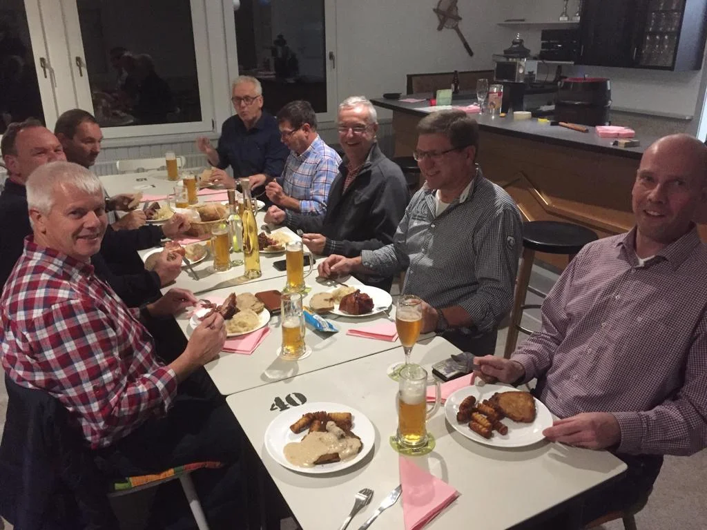 Herren 50 feiern Vizemeisterschaft und Saisonabschluss