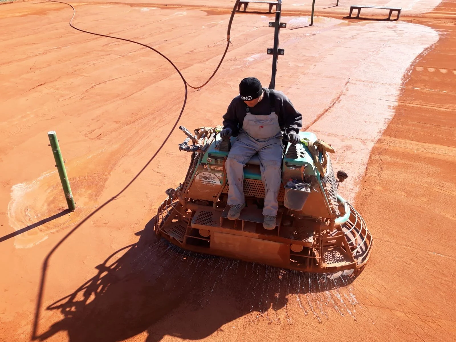 Die Plätze sind bereit - dennoch müssen wir uns noch gedulden.