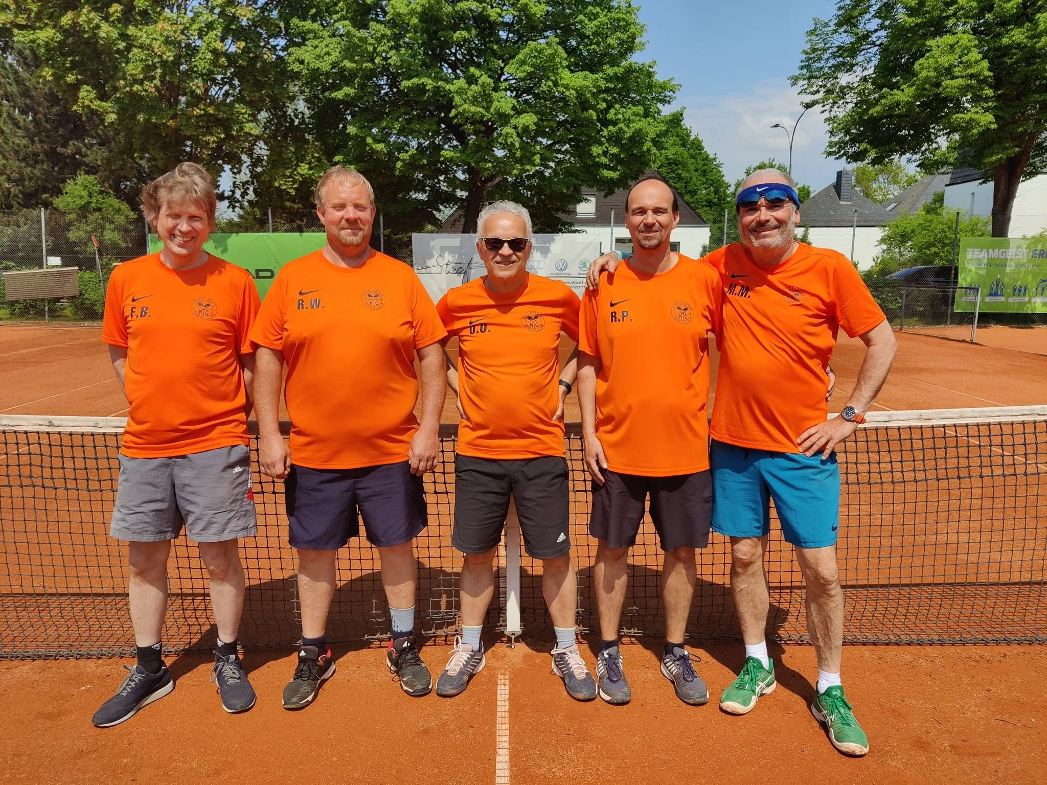 Neues Outfit für Herren 30 und Herren 40 III