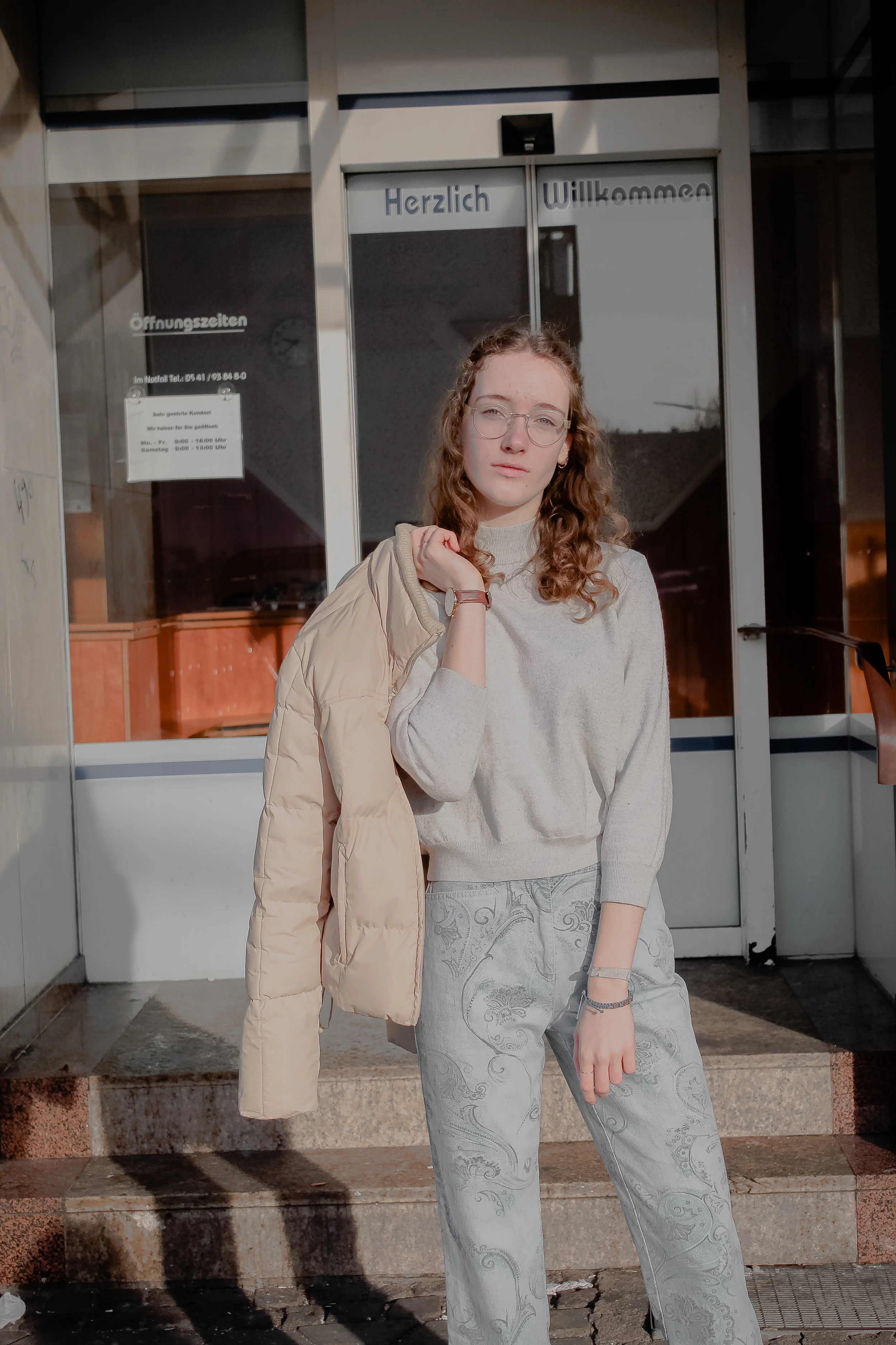 Thrifted Outfit from lena.naeht photographed by www.herprettybravesoul.com Osnabrück, Germany, Thrifted Outfit, Nachhaltig, Slow Fashion, editorial, editorial magazine, photography, urban fashion style, urban fashion, urban fashion photography, urban photography