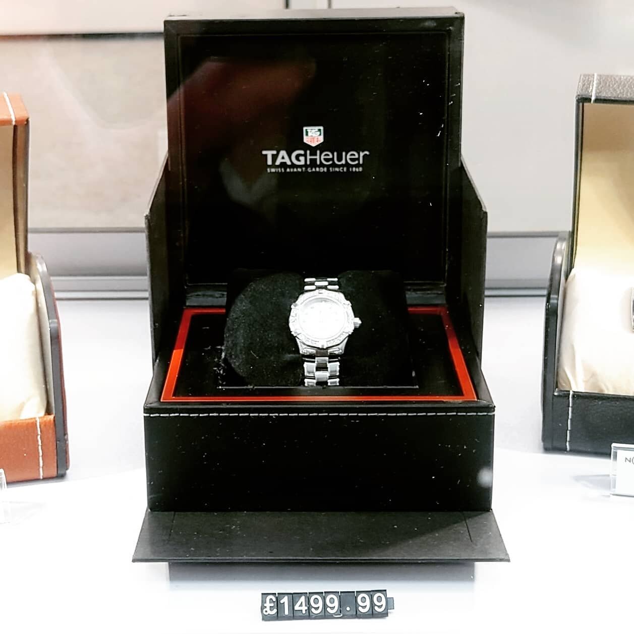 Looking for something for that special lady in your life? We have a range of high quality ladies watches in excellent condition in time for Christmas. In our City Centre store and online shop. #watches #watchesofinstagram #nottingham #notts #watchrep