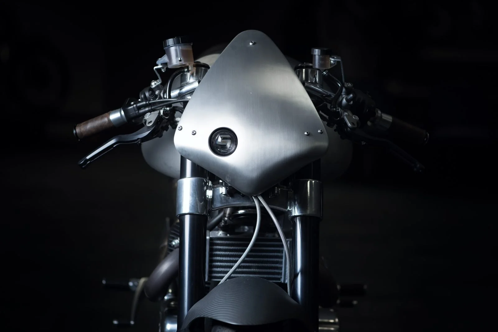 Norton-Dominator-Cafe-Racer.-5-1600x1068.jpg