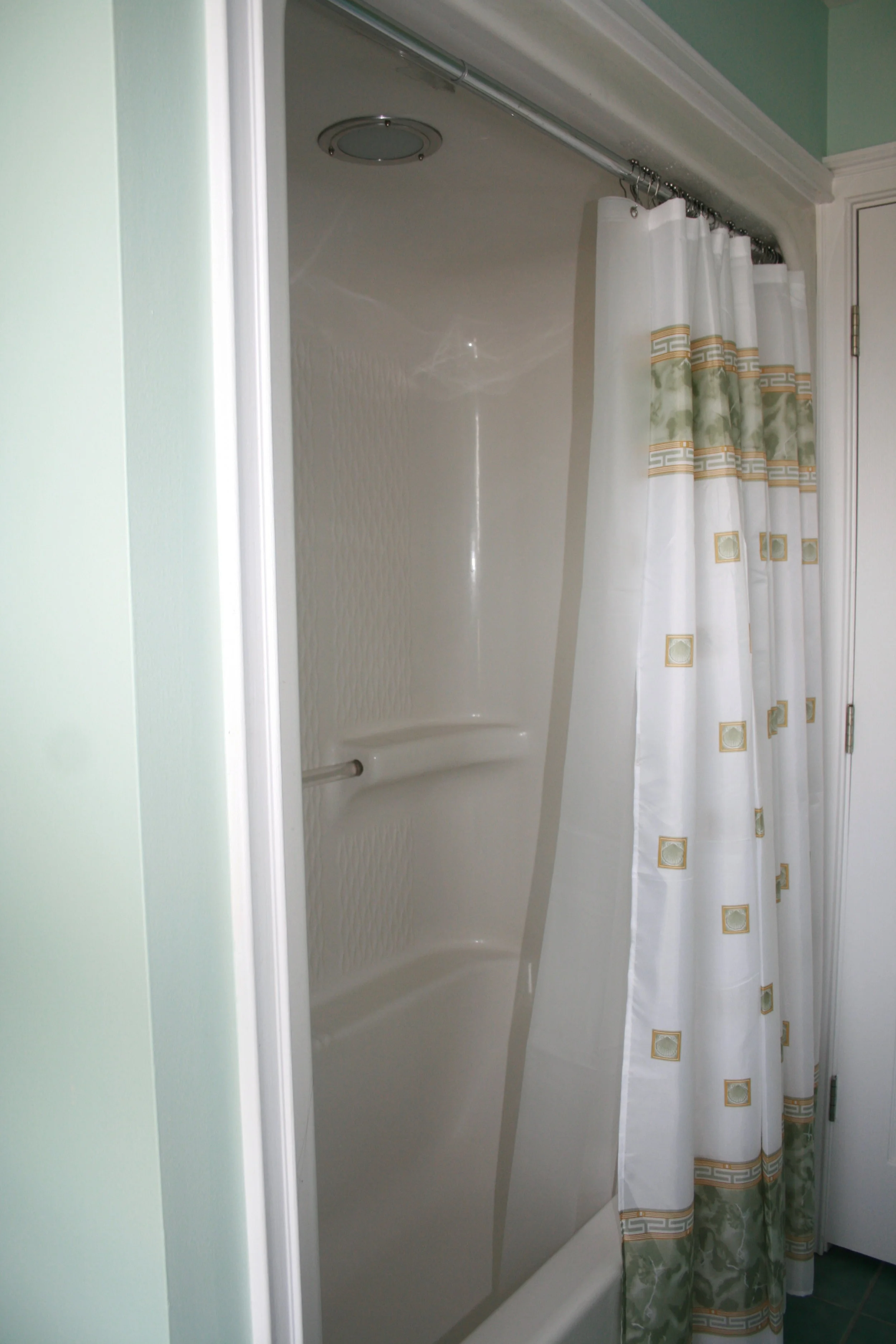 shower over tub huntsman.jpg