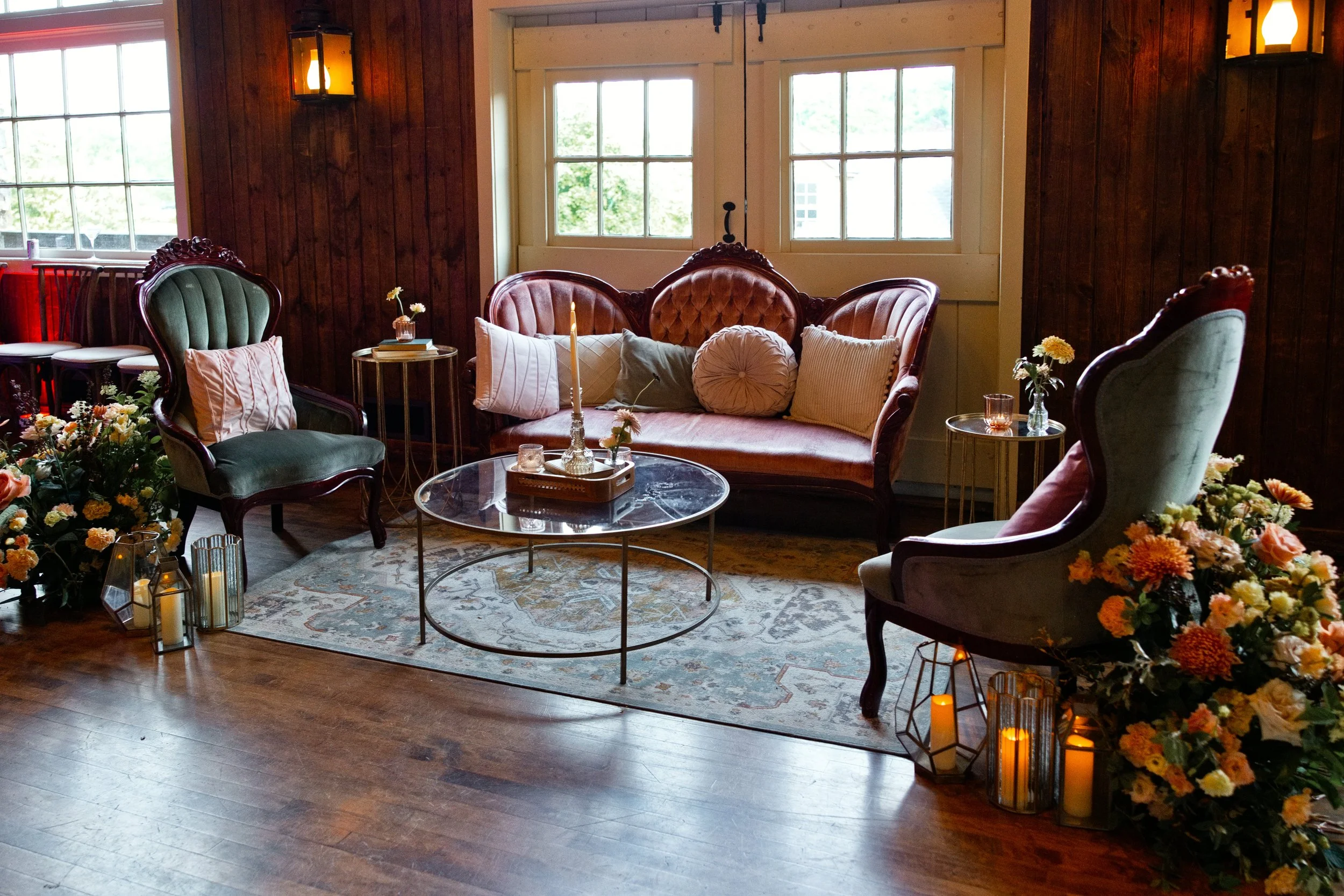 Vintage Furniture Rental and Flowers at The Inn at Fox Briar Farm