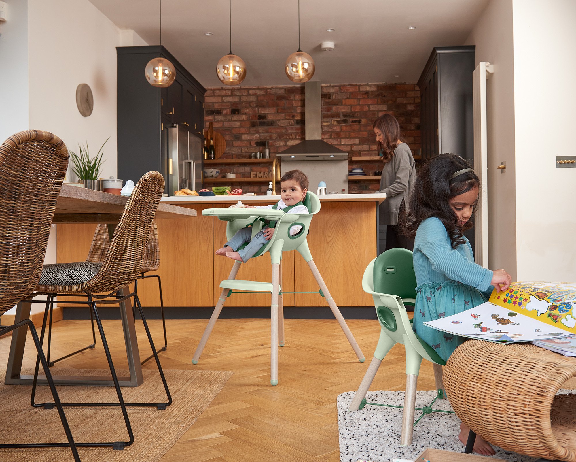 400746800_Juice_Scandi_Green_Highchair_And_Junior_Chair.jpg