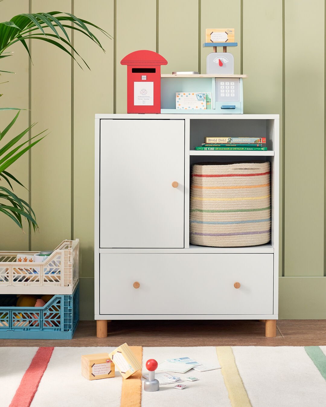 BLOOMSBERRY_LH - Feed - portrait.jpg