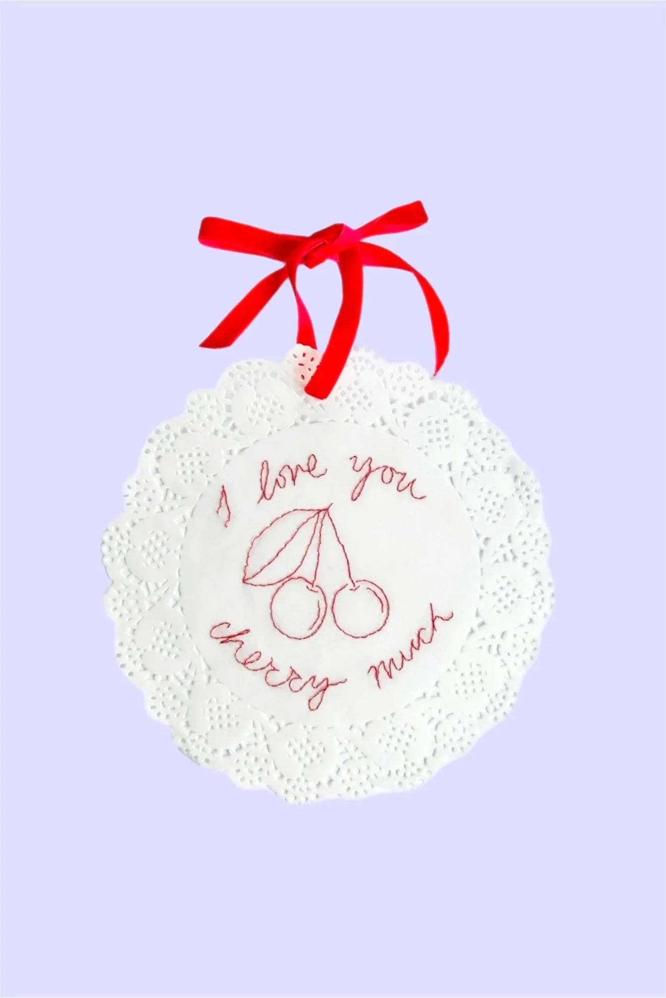 EMBROIDERED ROUND DOILY