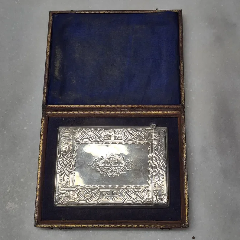 il_794xN.7486038034_n55s silver card case no3.webp