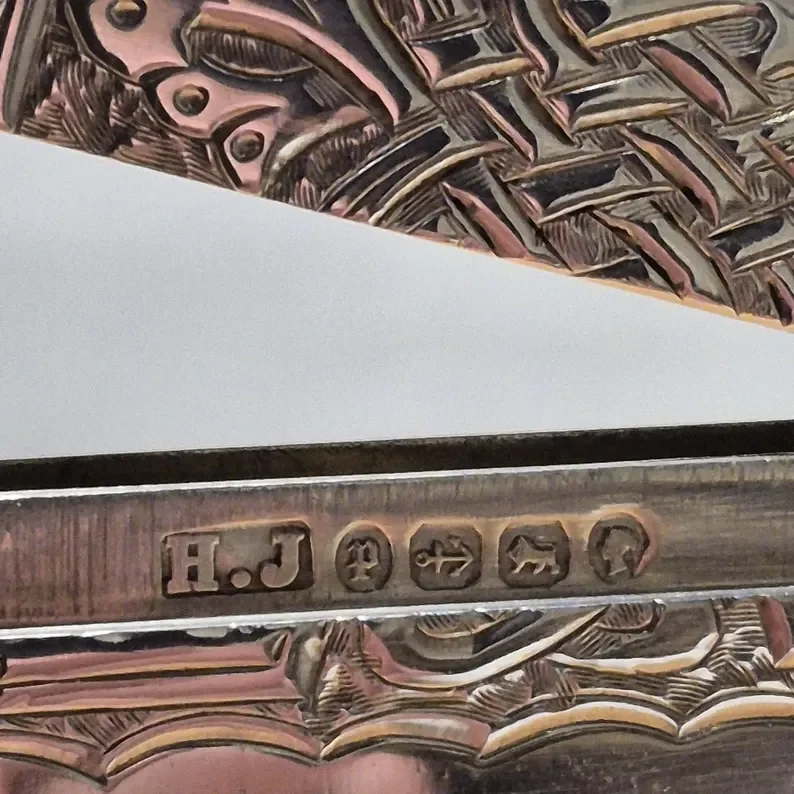 silver card case no 4.webp