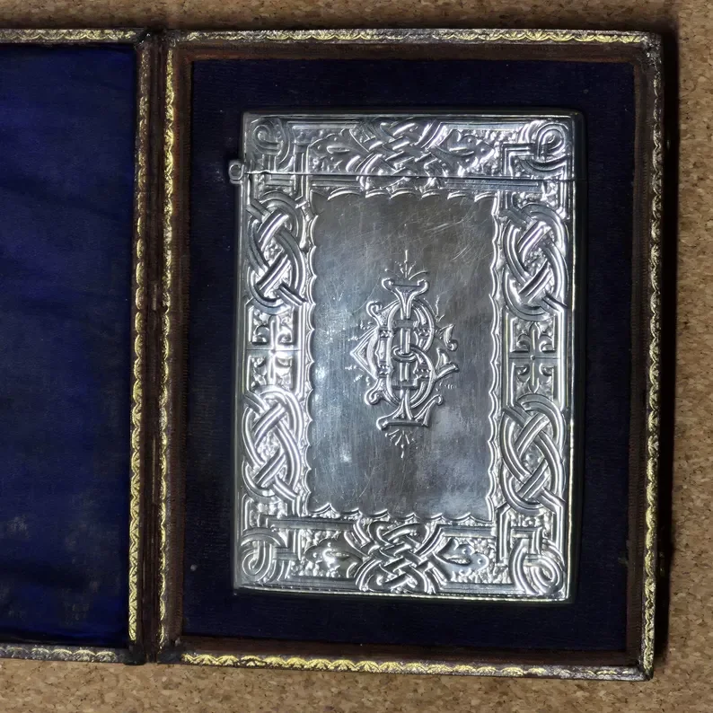 il_794xN.7533970109_2v4c silver card case no5.webp