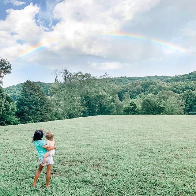 I love God&rsquo;s promises. 🌈👩🏻👧🏼