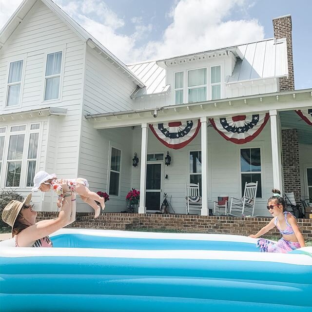 Pool days 💦 #sweetsummertime