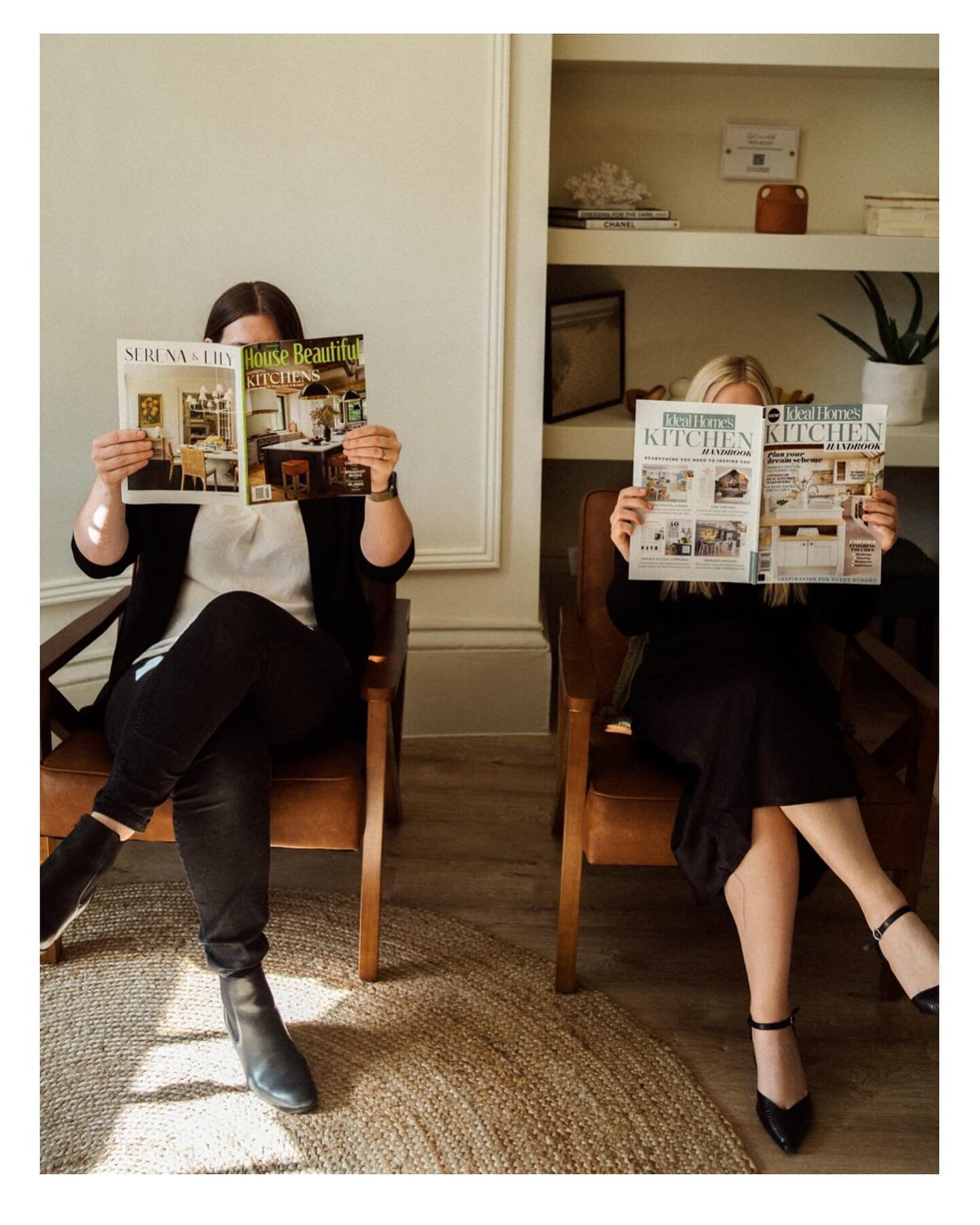 Unearth PR 🤍
A morning of photographing the lovelies from @unearthpr I had a lot of fun shooting them both, being a bit playful, laying on the floor amongst a stack of magazines :) 
Georgia and Hannah help to craft brand stories and tailored strateg