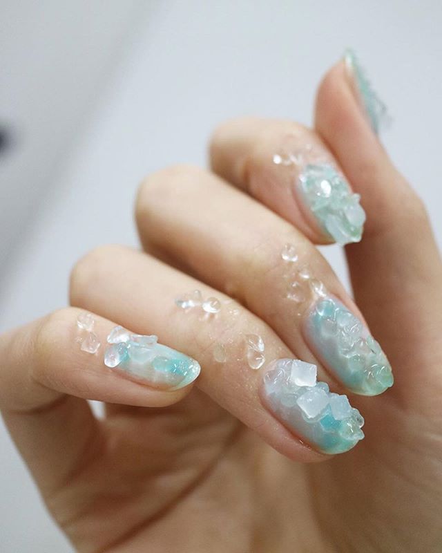 How cool are these ice cube nails by @nail_unistella?!? 🙀😻 The art is so great it gives us chills 🥶😜
.
PC: @heymichellelee
.
.
.
 #thenailconnoisseur #nail #nails #nailart #nailswag #nailstagram #nailsofinstagram #naildesign #nailaddict #nails💅#