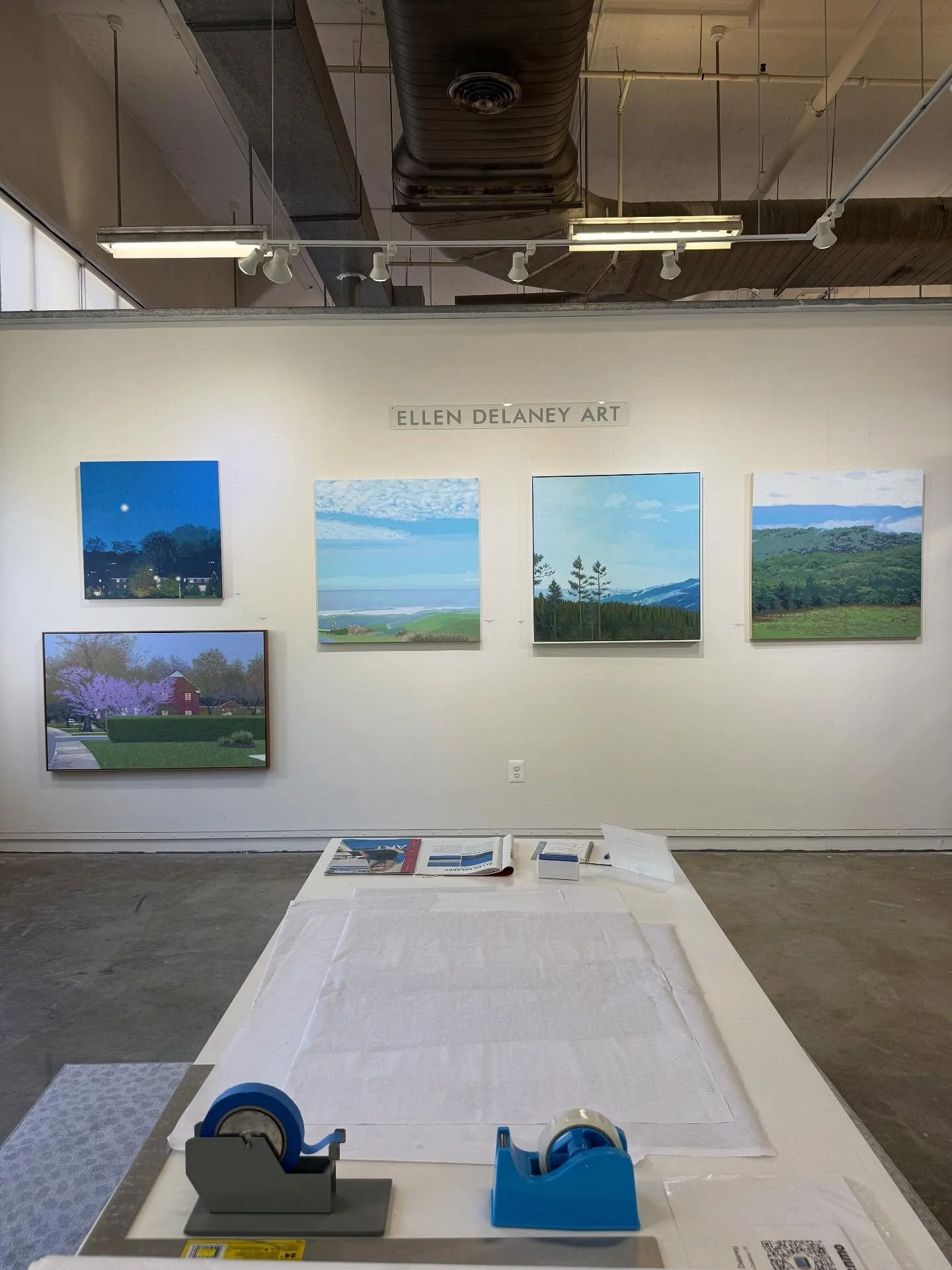 Artist Ellen Delaney welcomed us into her studio in the Torpedo Factory this morning. She has a welcoming studio full of beautiful art that everyone should go visit!