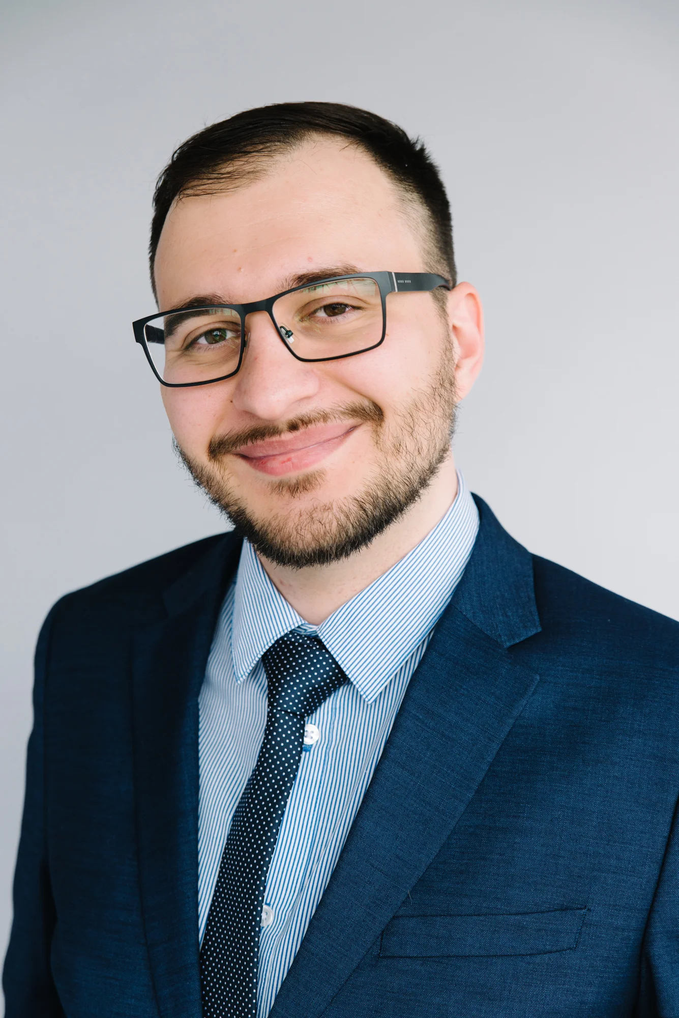 StefEthan-TorontoPortraitPhotographer-Headshot-LinkedIn-LinkedProfilePicture-TorontoHeadshotPhotographer.JPG