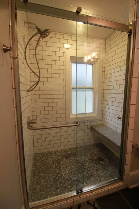 Picture 20 Master Bath 2.jpg