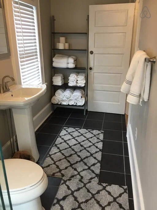 Picture 21 Master Bath 3.jpg
