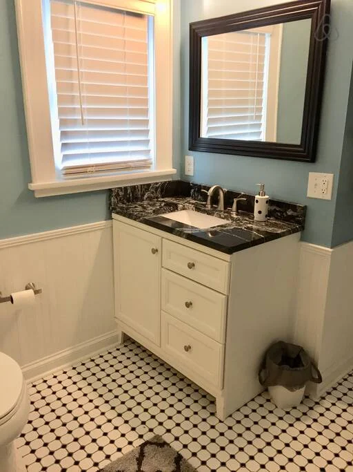 Picture 29 Upstairs Guest Bath 3.jpg