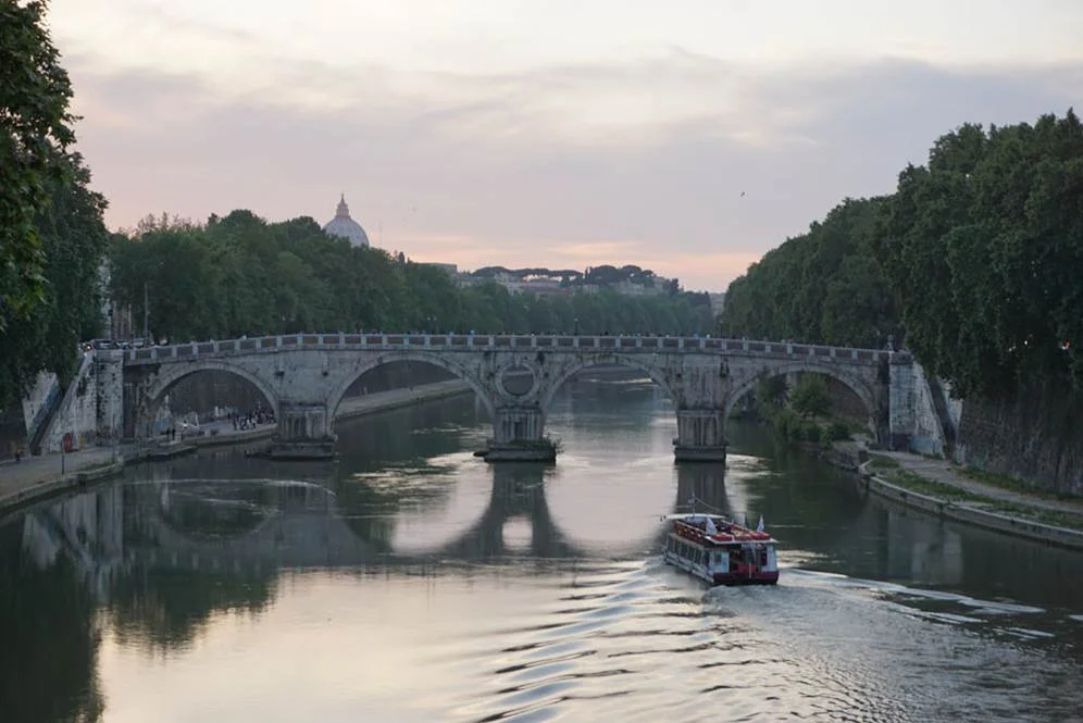 Gaby bridge boat Rome.jpg