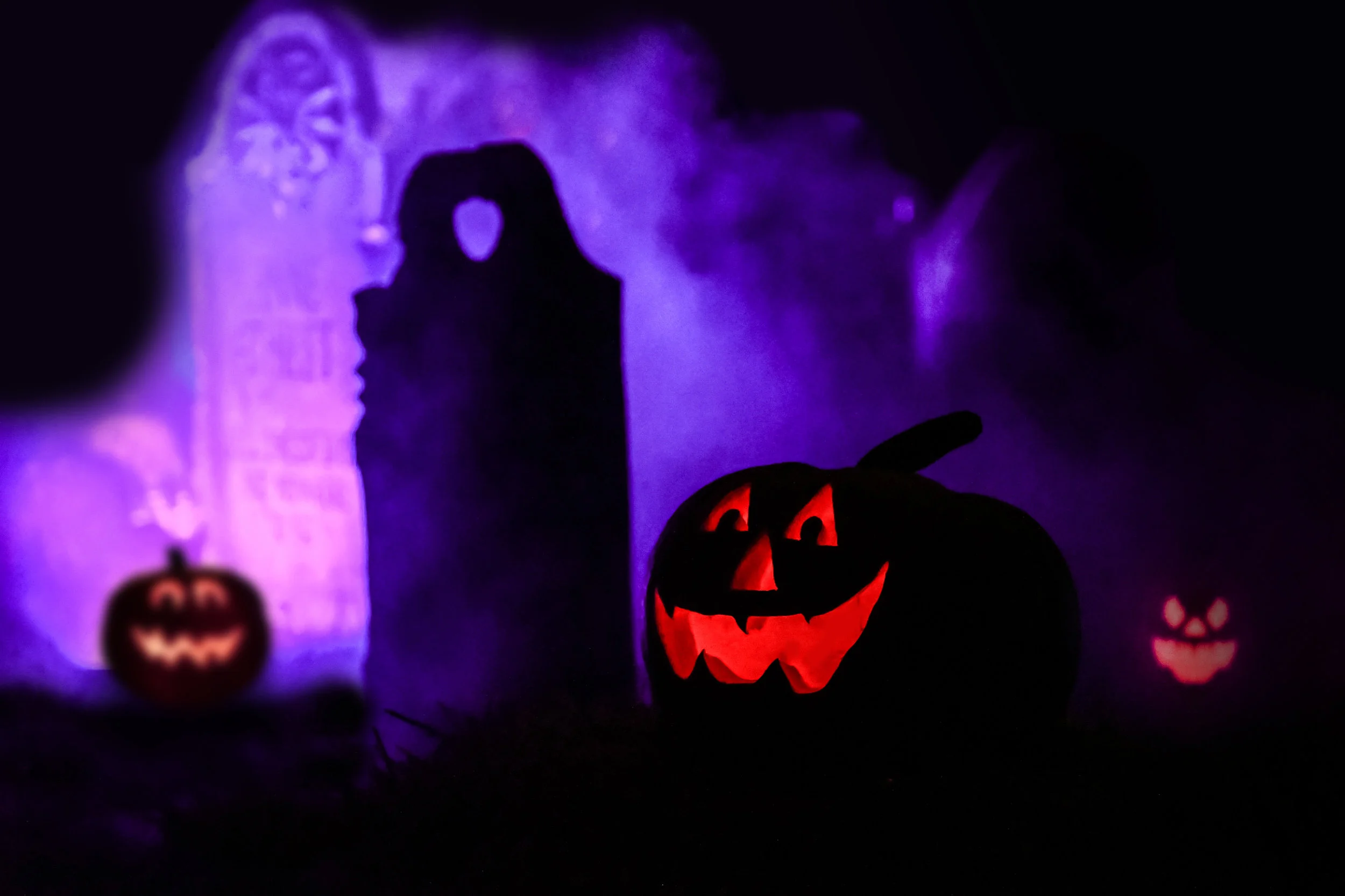 •• 3 jack graveyard tombstone.jpg