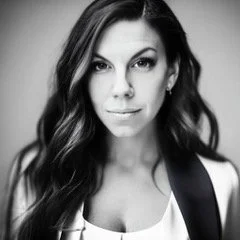 Episode 49 -- Leadership and Reflections on Betting on Yourself with Arielle Lapiano