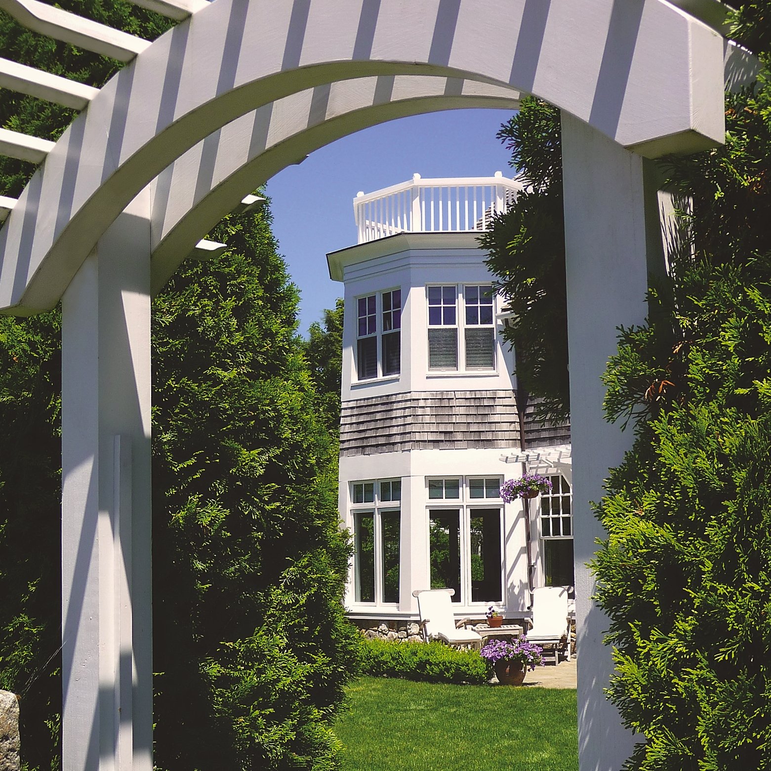 Shingle_Style_Arched_Gate_Island_Archictecture.jpg