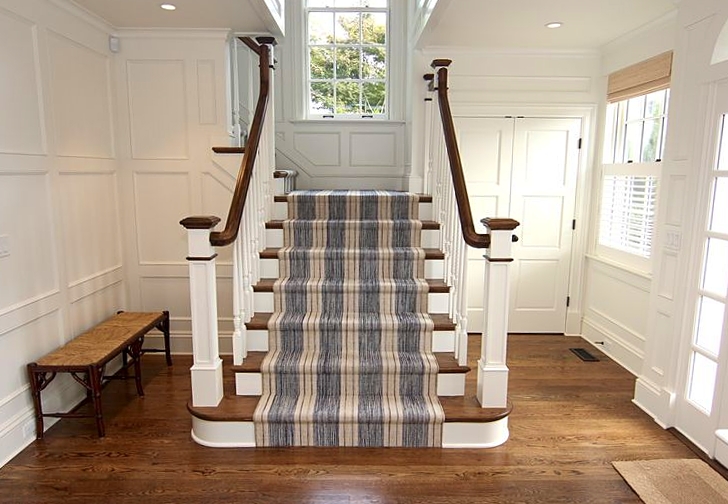 Colonial_Stairwell_Wood_Carpet.jpg