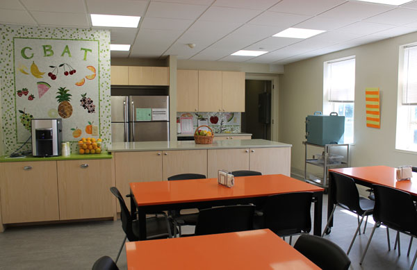 Design New England - Hospital Kitchen Feels and Works Like Home