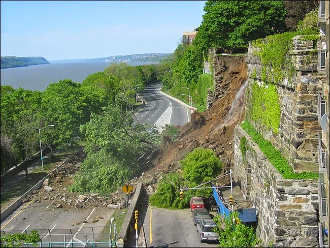 hudson river nyc wall_collapse.jpg