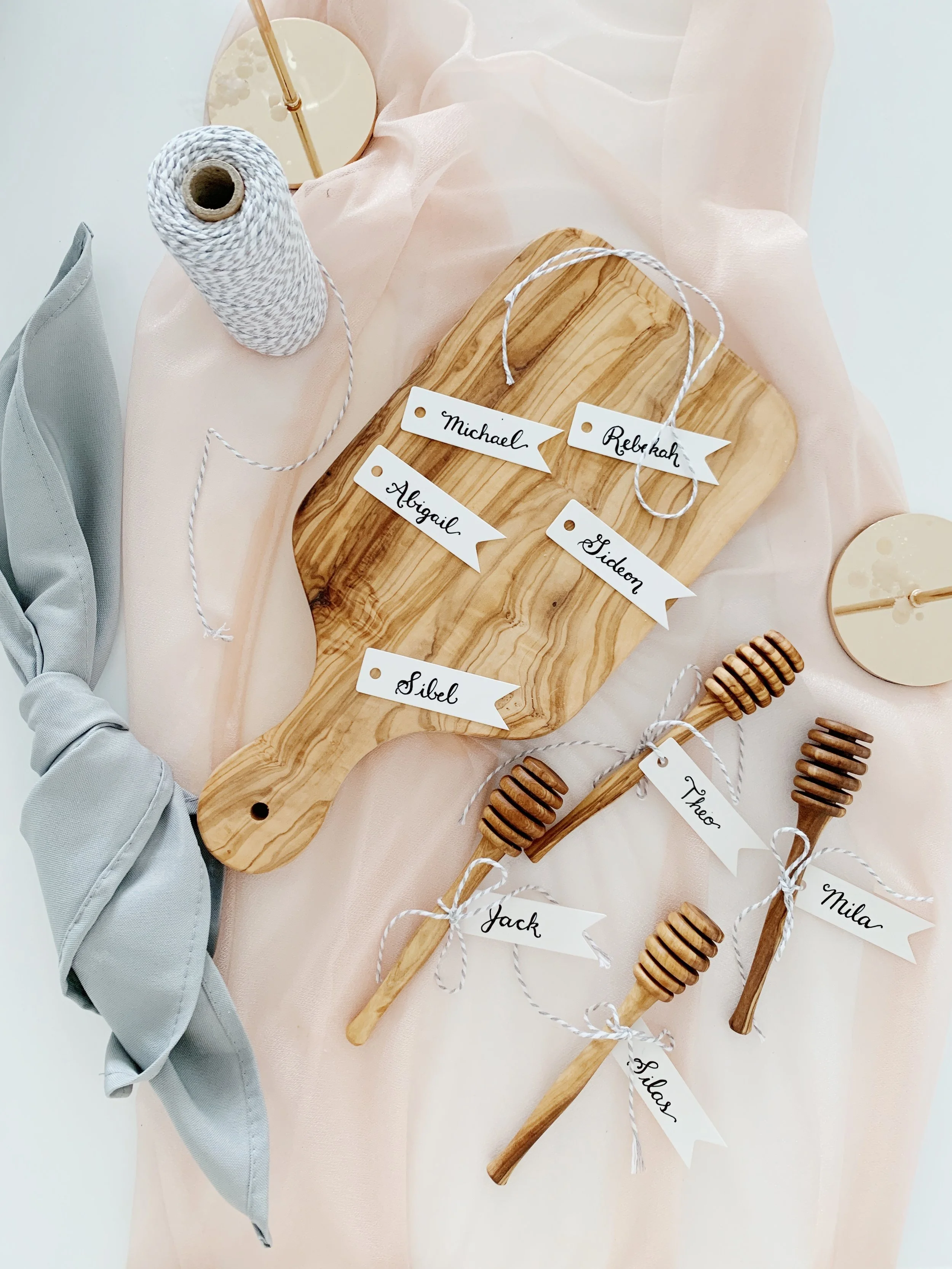 Honey Dipper Place Cards for Rosh Hashanah