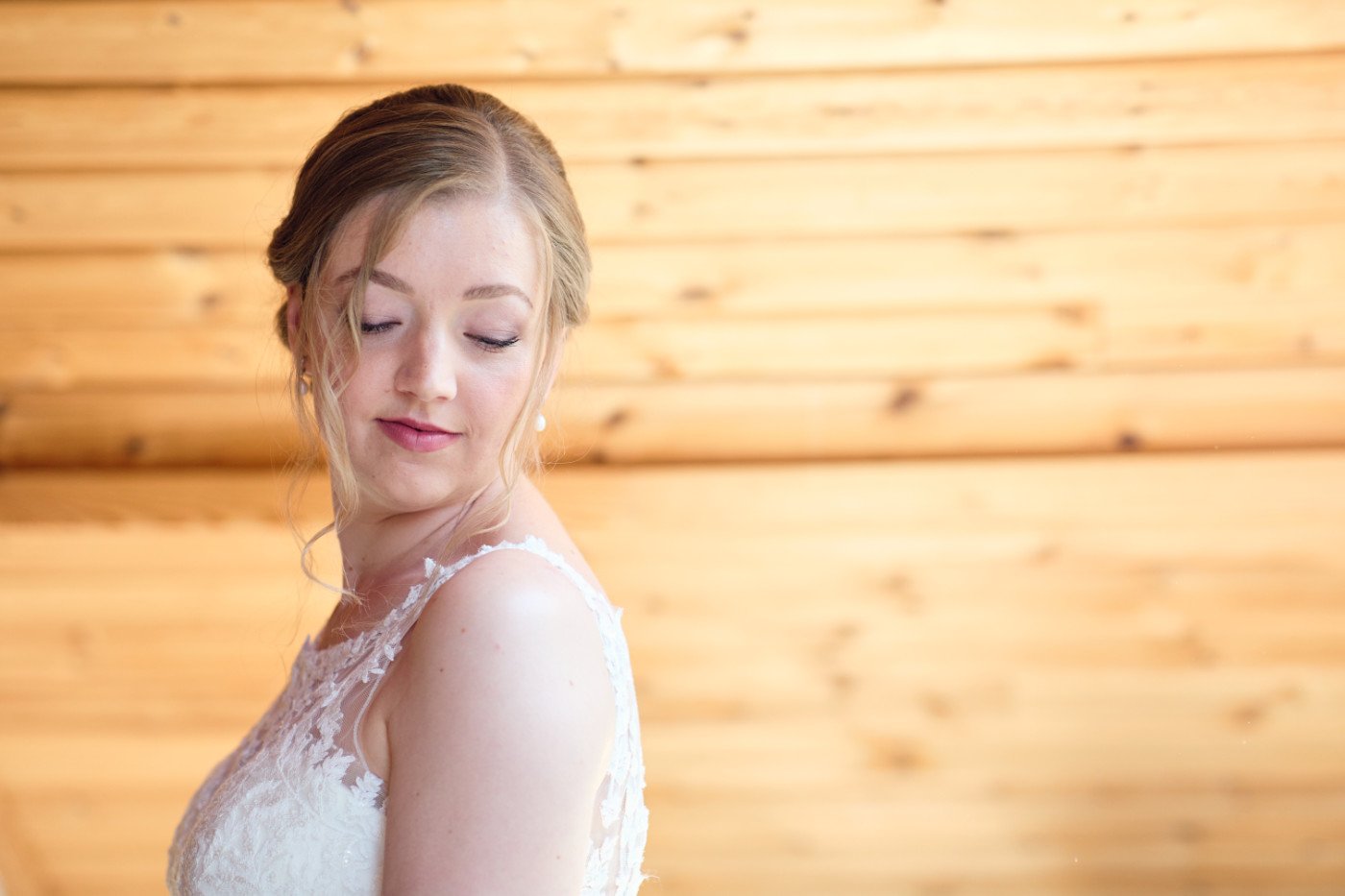 Summer-wedding-at-dairy-barns-norfolk-0042.jpg