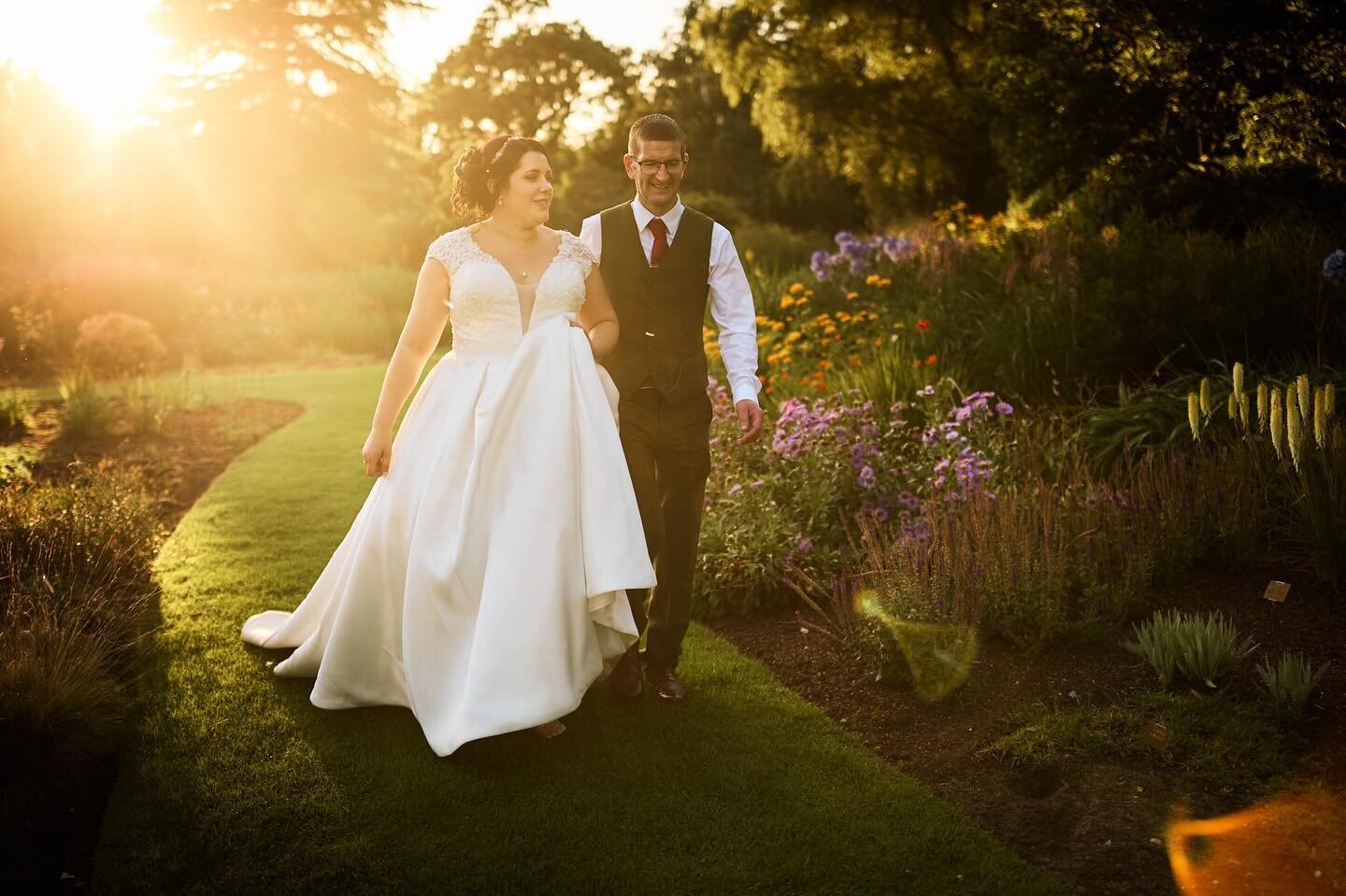 ⭐️Ruth &amp; Mark⭐️
&ldquo;Hey Tim, we&rsquo;re getting married at Bressingham and I&rsquo;m bringing my prized BULL &lsquo;Levi&rsquo; to the day. He&rsquo;s well behaved, 700+ kg&hellip;&hellip;.&rdquo;

It&rsquo;s not often you have a farmers daug