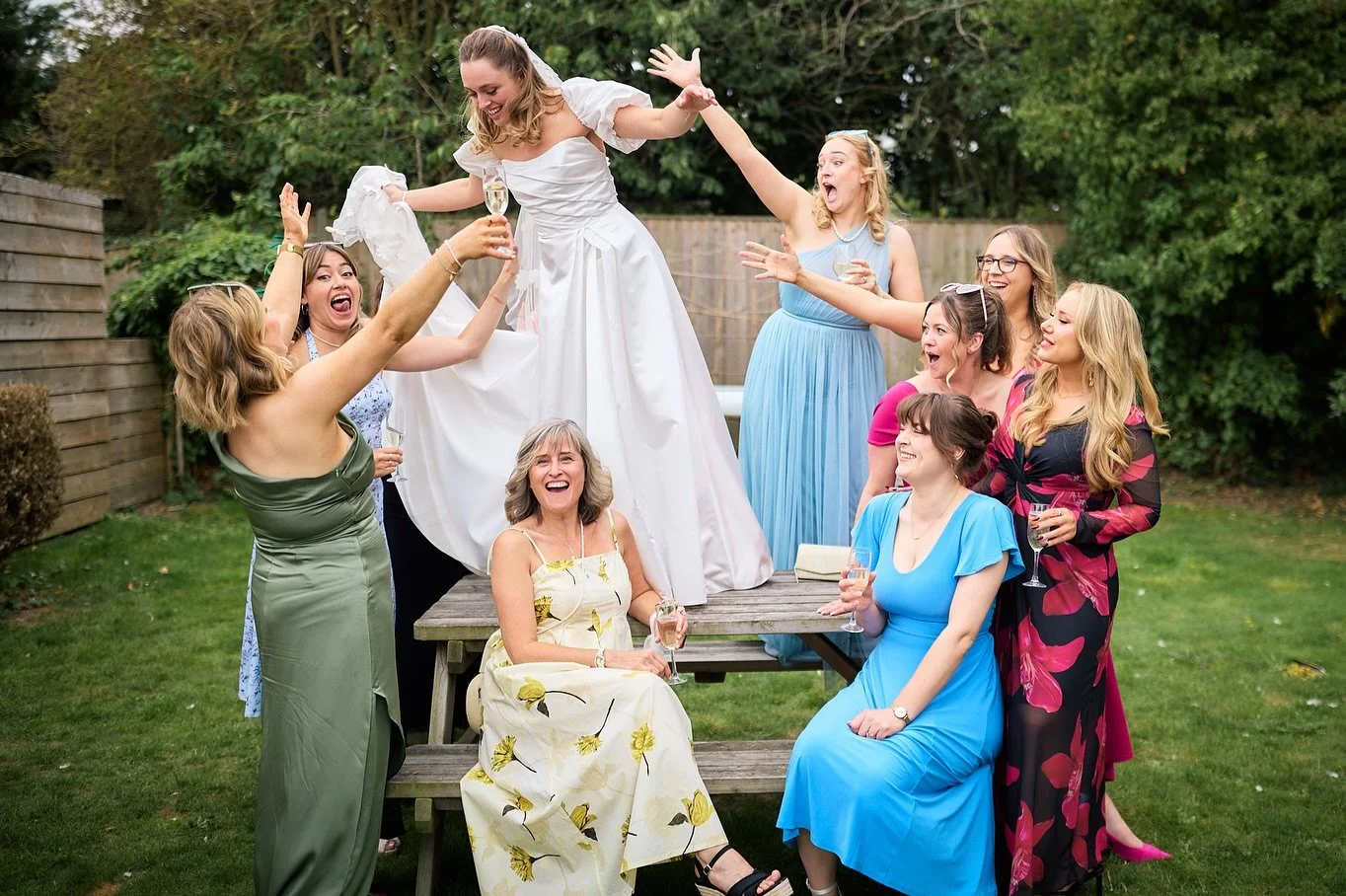 Jas &amp; Seb 🥂

Exactly what a wedding should be.

Family, Friends, A beautiful church service and one hell of a party afterwards!! 

This is one I&rsquo;m going to remember. 💃🕺

Thanks to:
@flutterdarlings 
@norfolkvintagebushire 
@jeanjacksonco