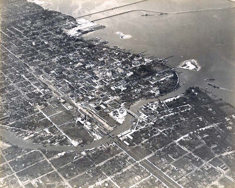 77196888.5AAZUTjI.1920s_Aerial_MiamiRiverDowntown_800W.jpg