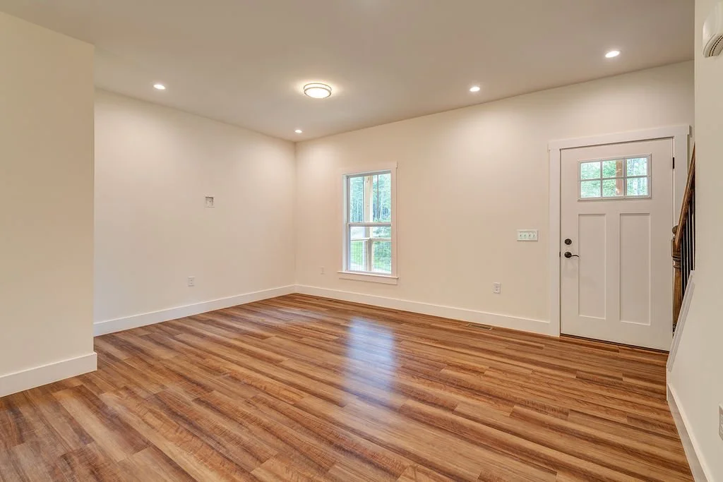 3_240CascadeRidgeRdFairview_LivingRoom2_WEB..jpg
