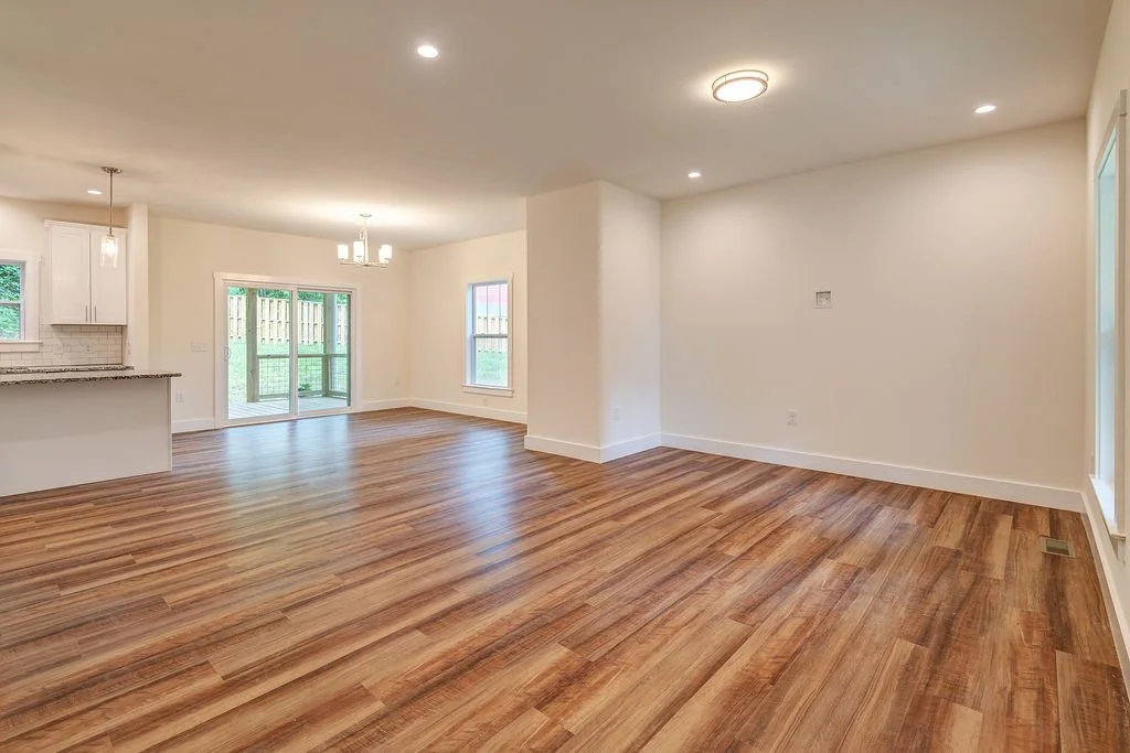 4_240CascadeRidgeRdFairview_LivingRoom3_WEB..jpg