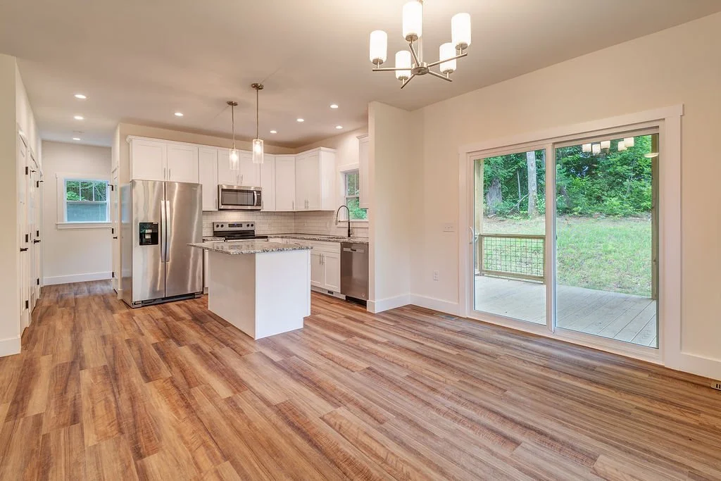 8_240CascadeRidgeRdFairview_Kitchen2_WEB..jpg