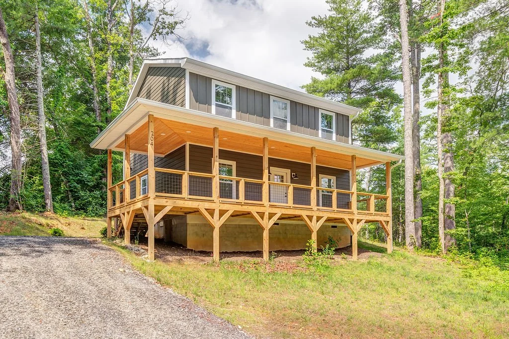 1_240CascadeRidgeRdFairview_Front_WEB..jpg